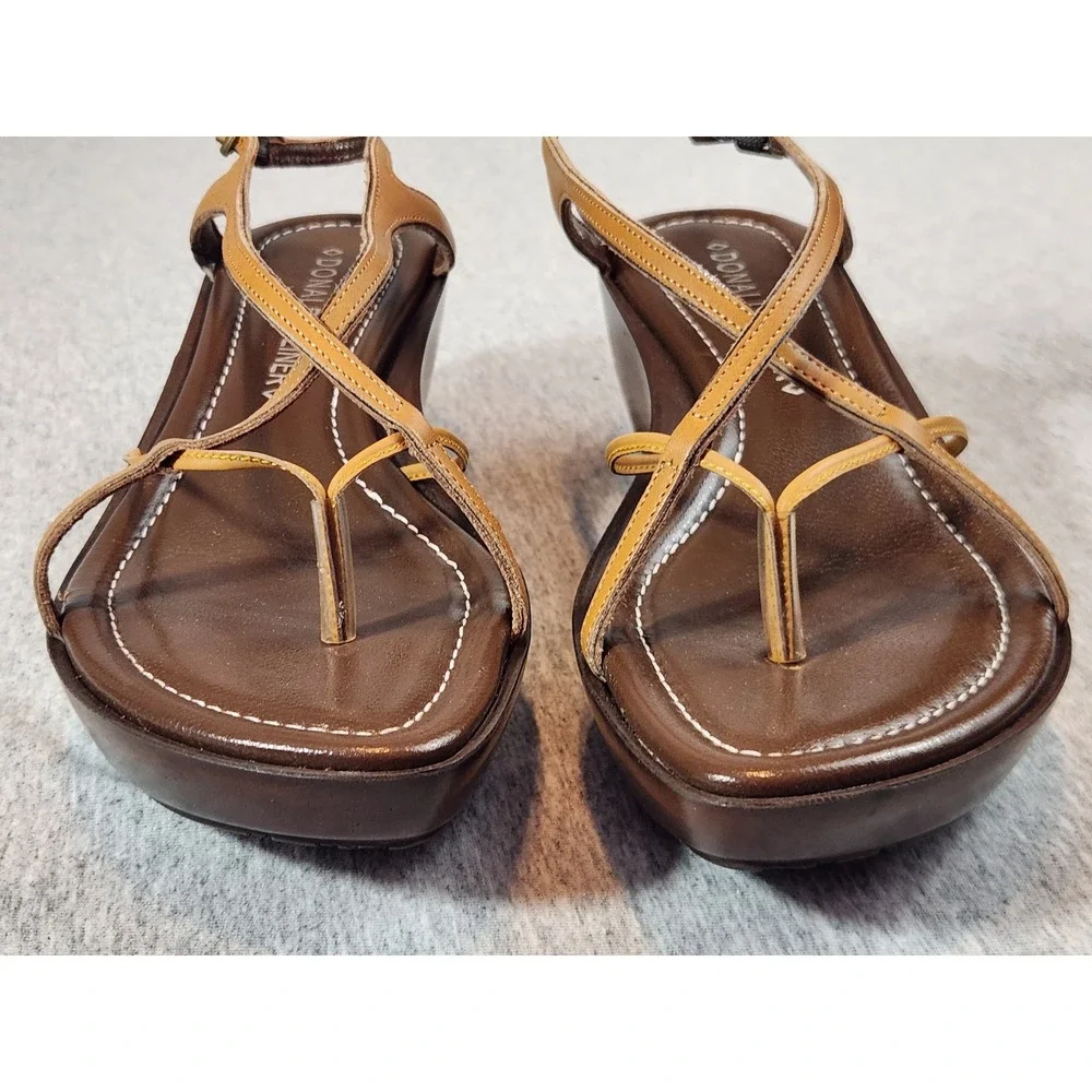 Donald J Pliner Wedge Sandals Womens 6M Brown Tan Strappy Leather CHAVA3 Italy